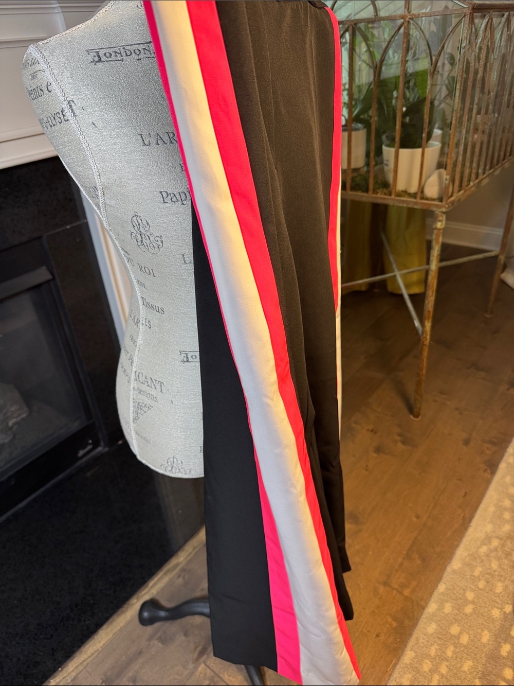 Milly Black Wide-Leg Pants with Pink and White Side Stripes size 10. Super chic!
